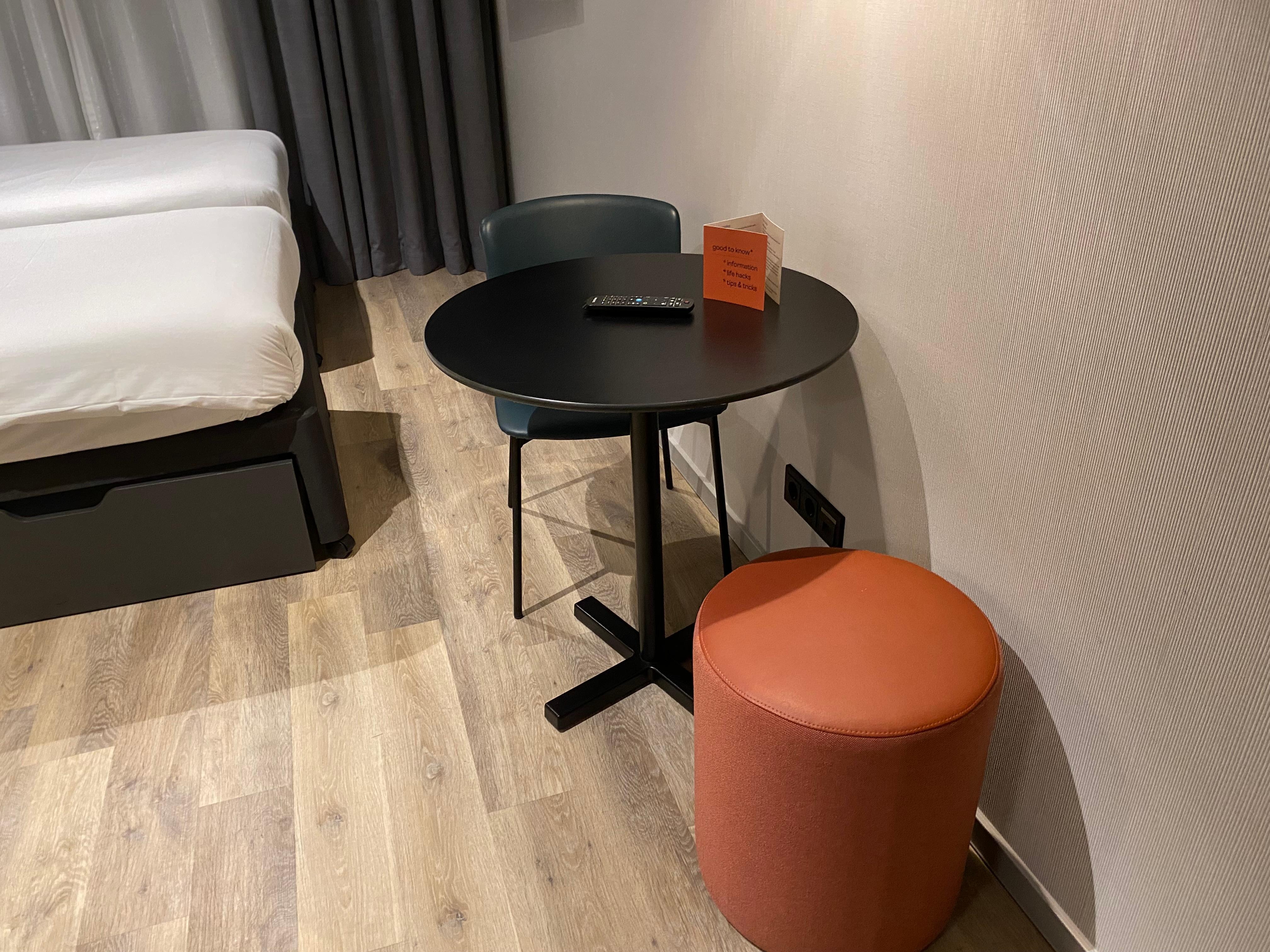 ダイニング用テーブル