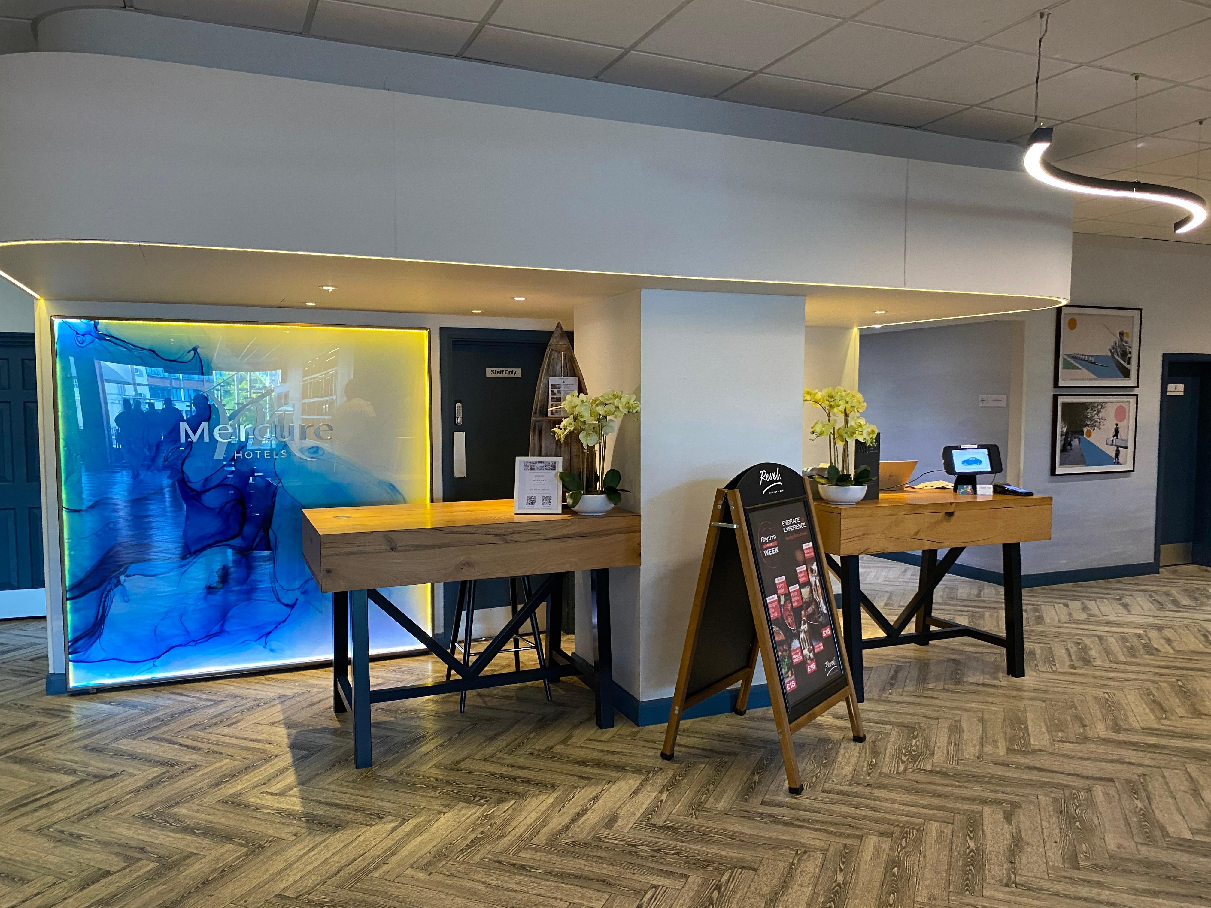 Reception desk