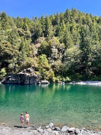 Swimming spot/beach 10 min down the road