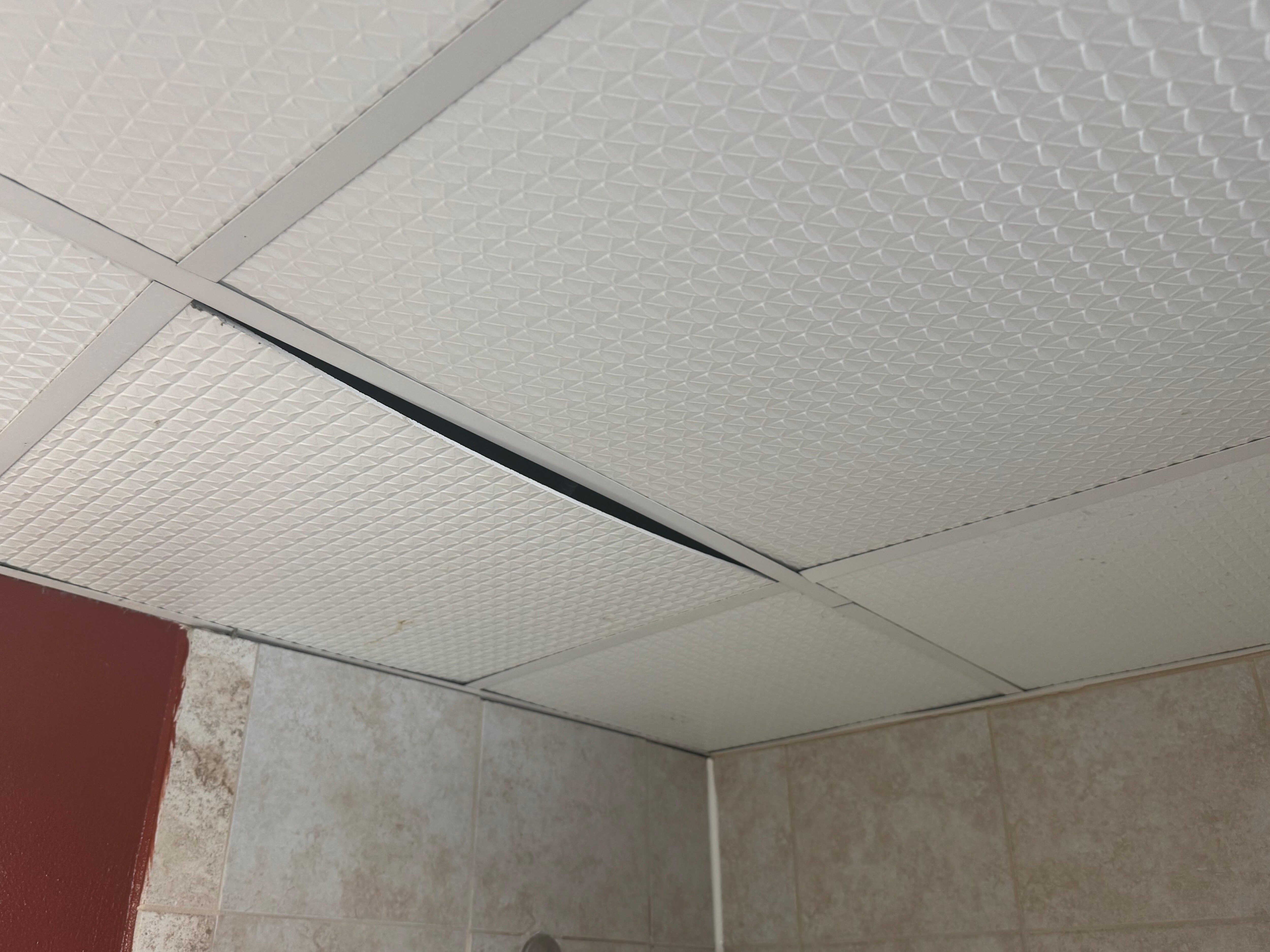 Ceiling in bathroom 