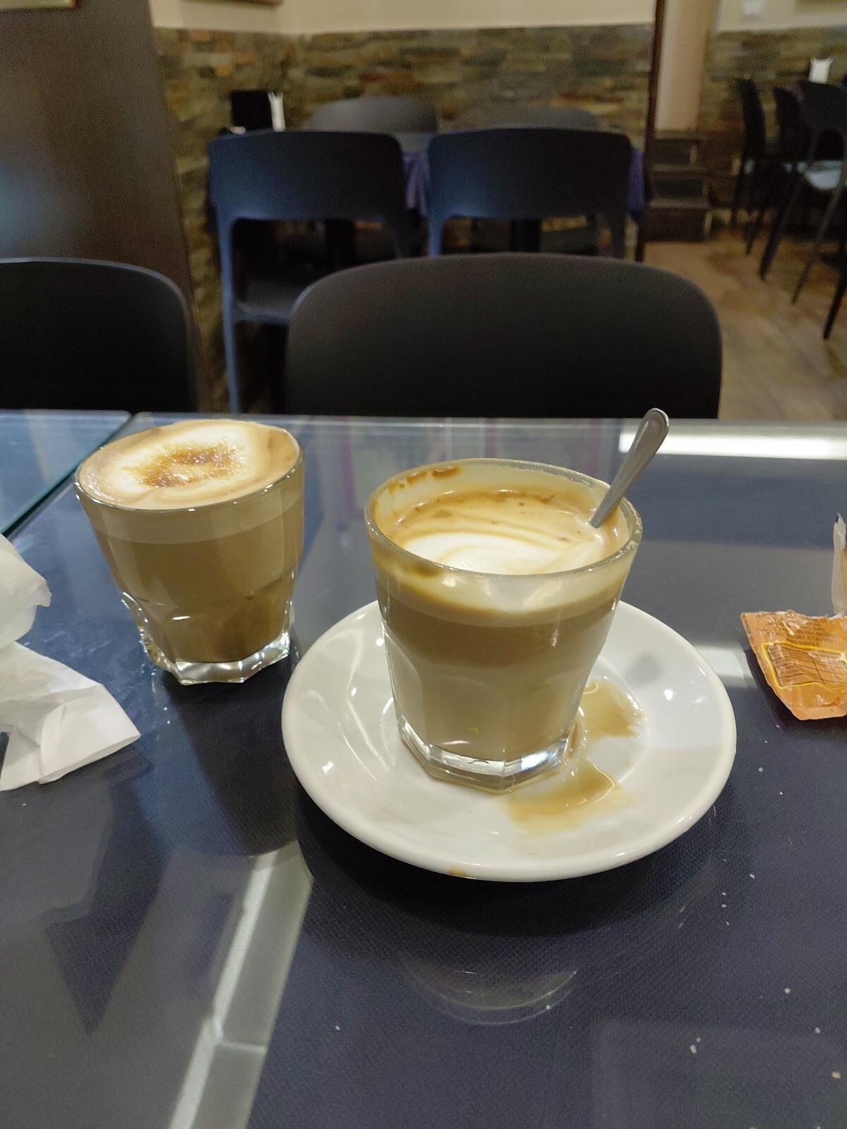 Really good lates and really frendly staff.wish I could remember the name of it, but it's about 2 blocks away from trevi fountain and it and opens at 530 am.
