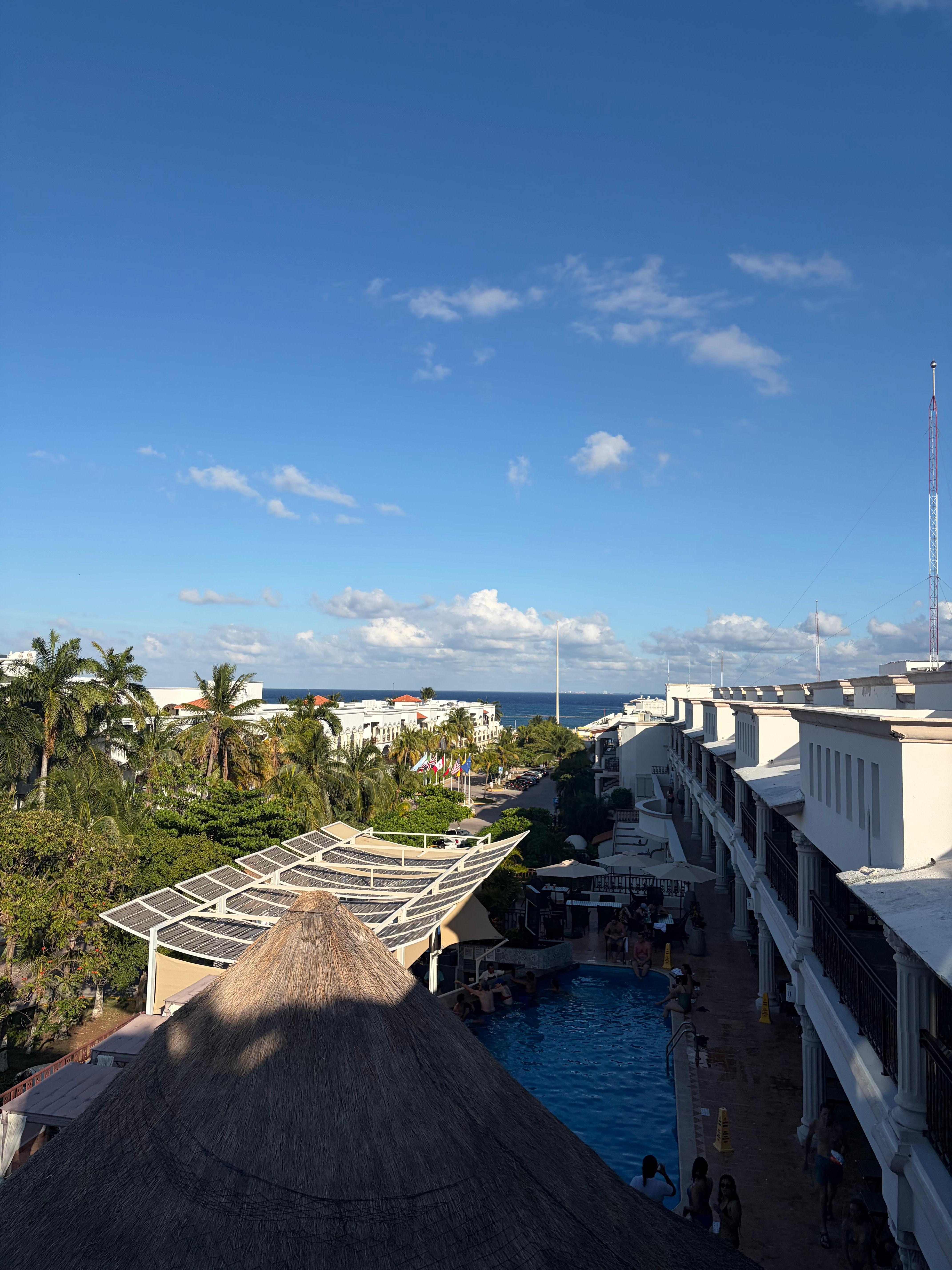 Jacuzzi on top floor view