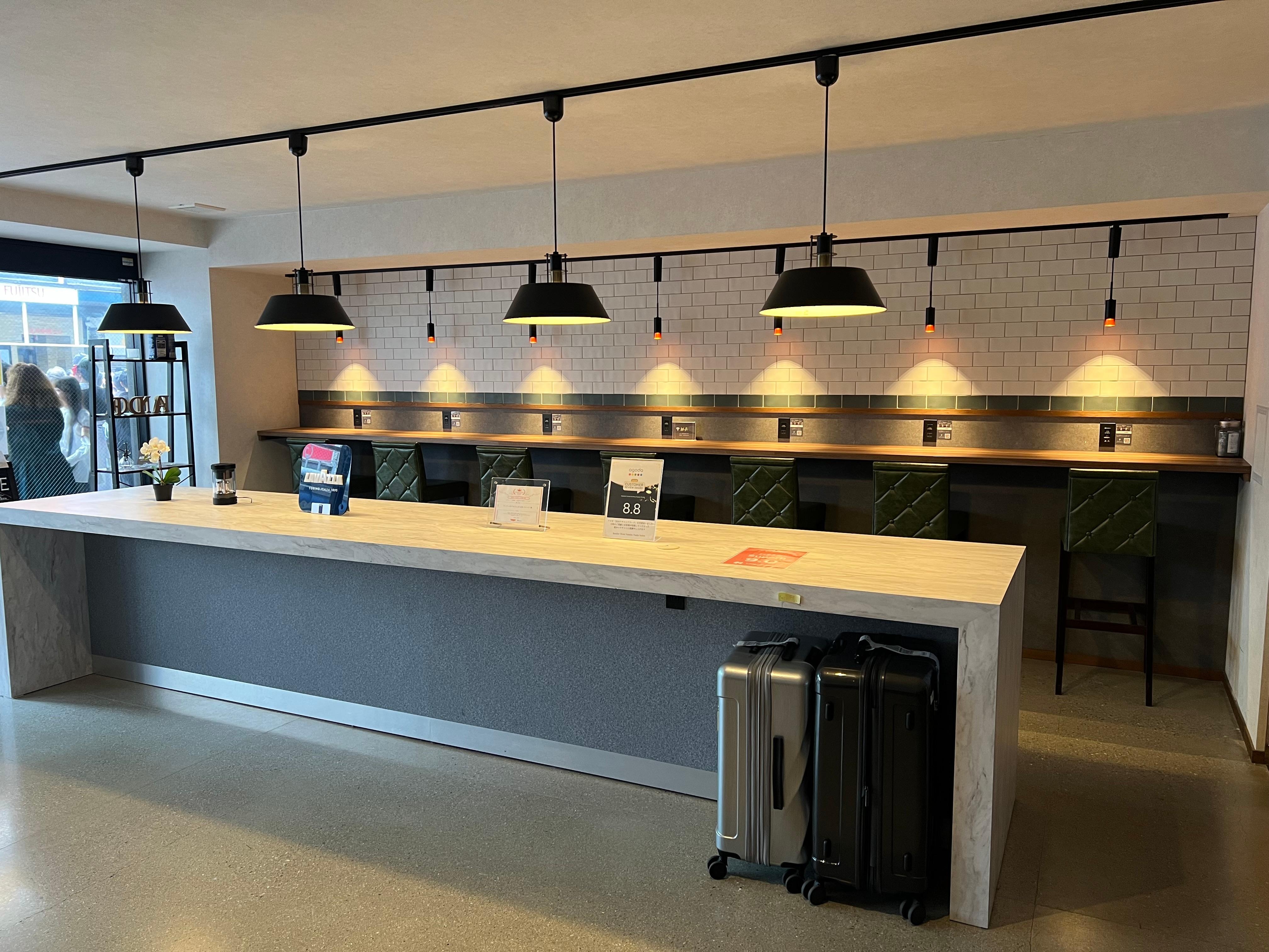 Lobby/luggage storage area