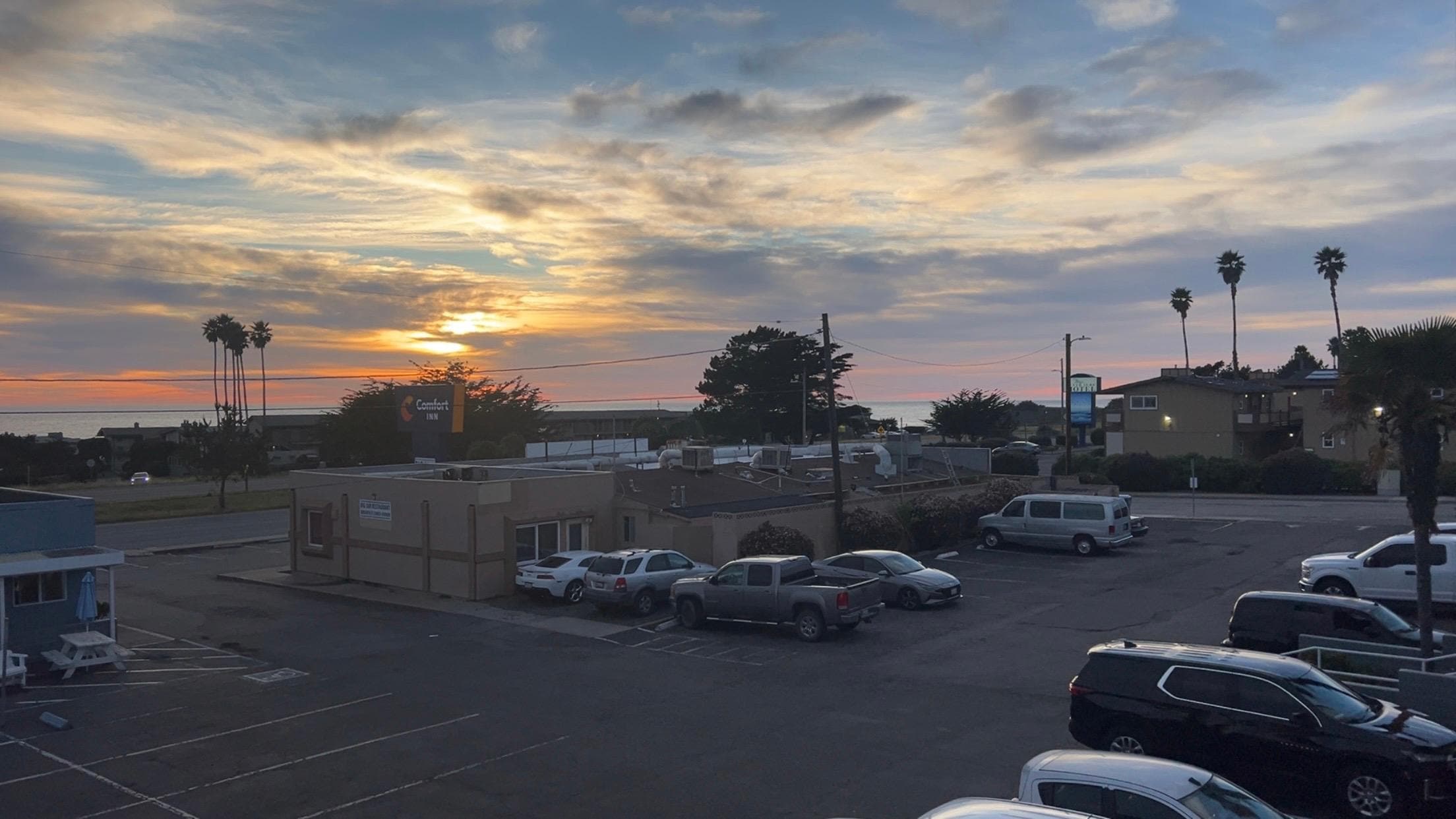 You can see the ocean 🌊 clearly 