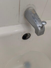 Tub disgusting no drain cover