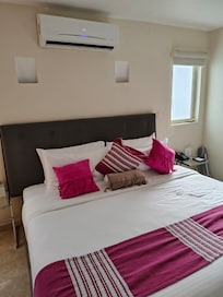 Buena cama y aire acondicionado