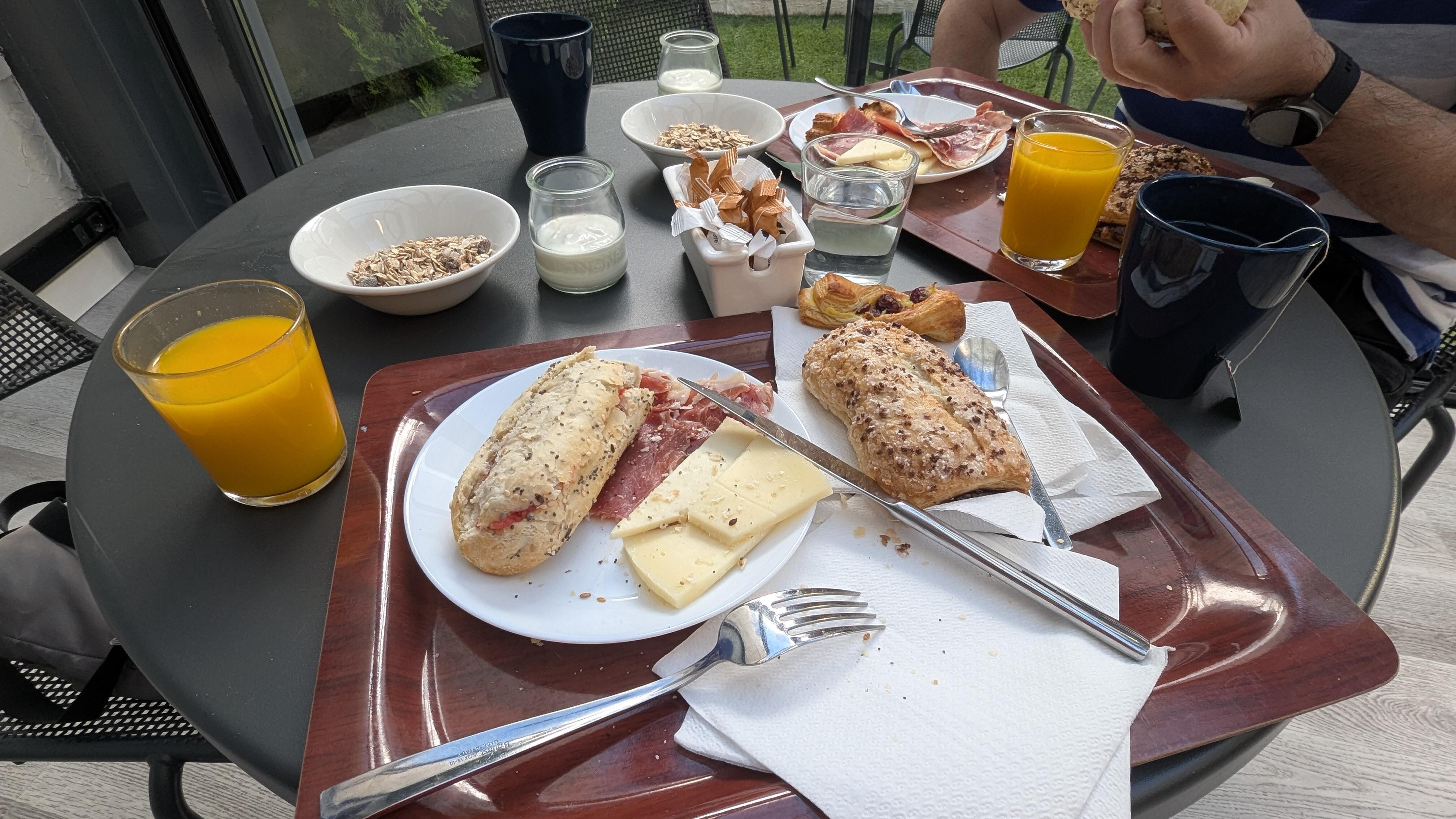 Breakfast 