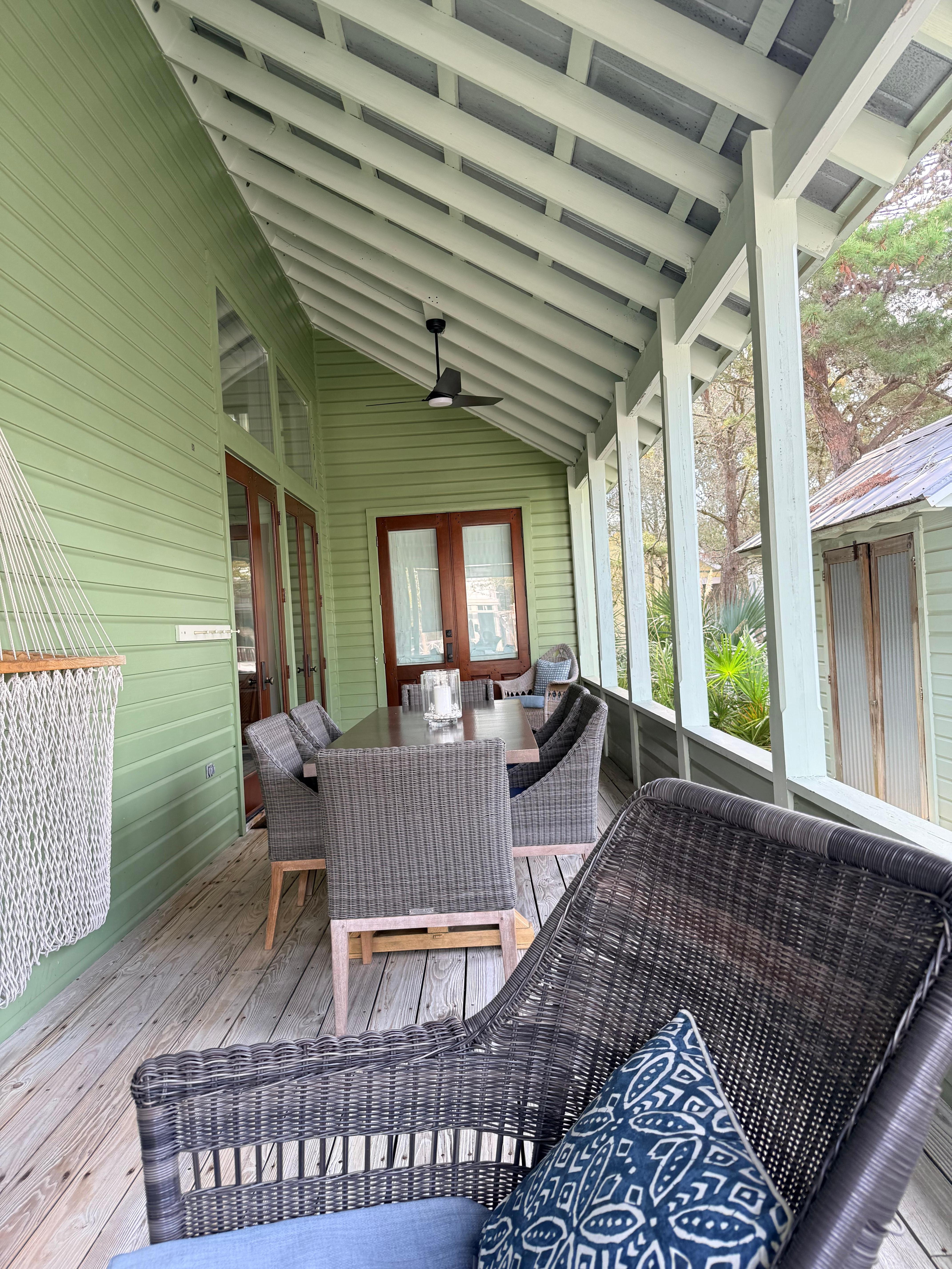 Side view of the porch.