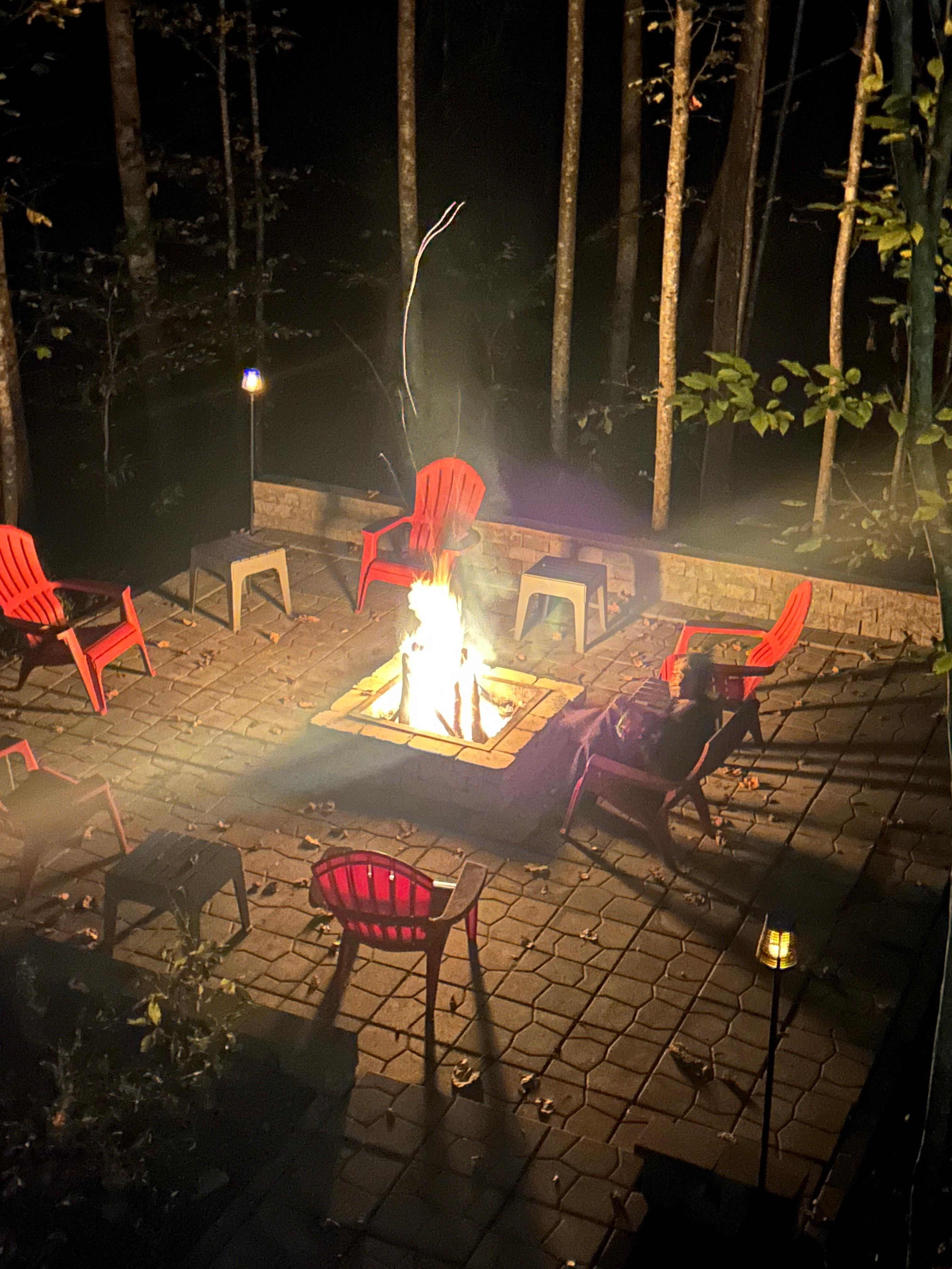 Great fire pit, we brought our own wood but it is for sale at the location also 