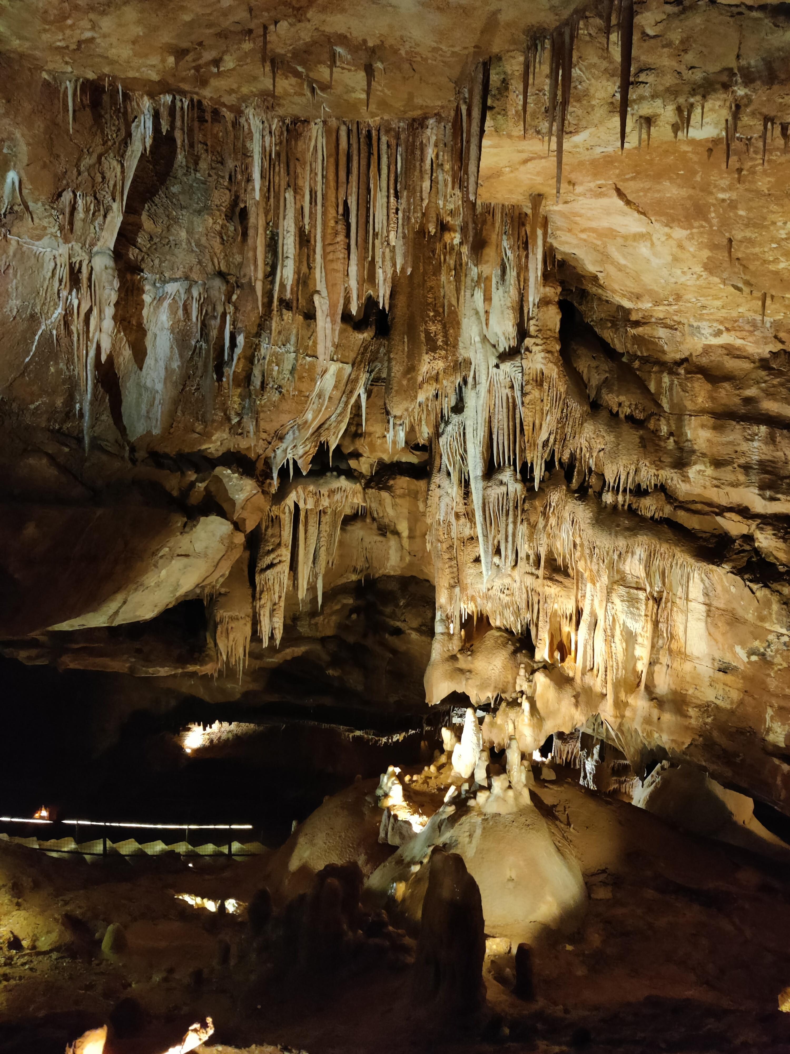 Grotte de la cave 