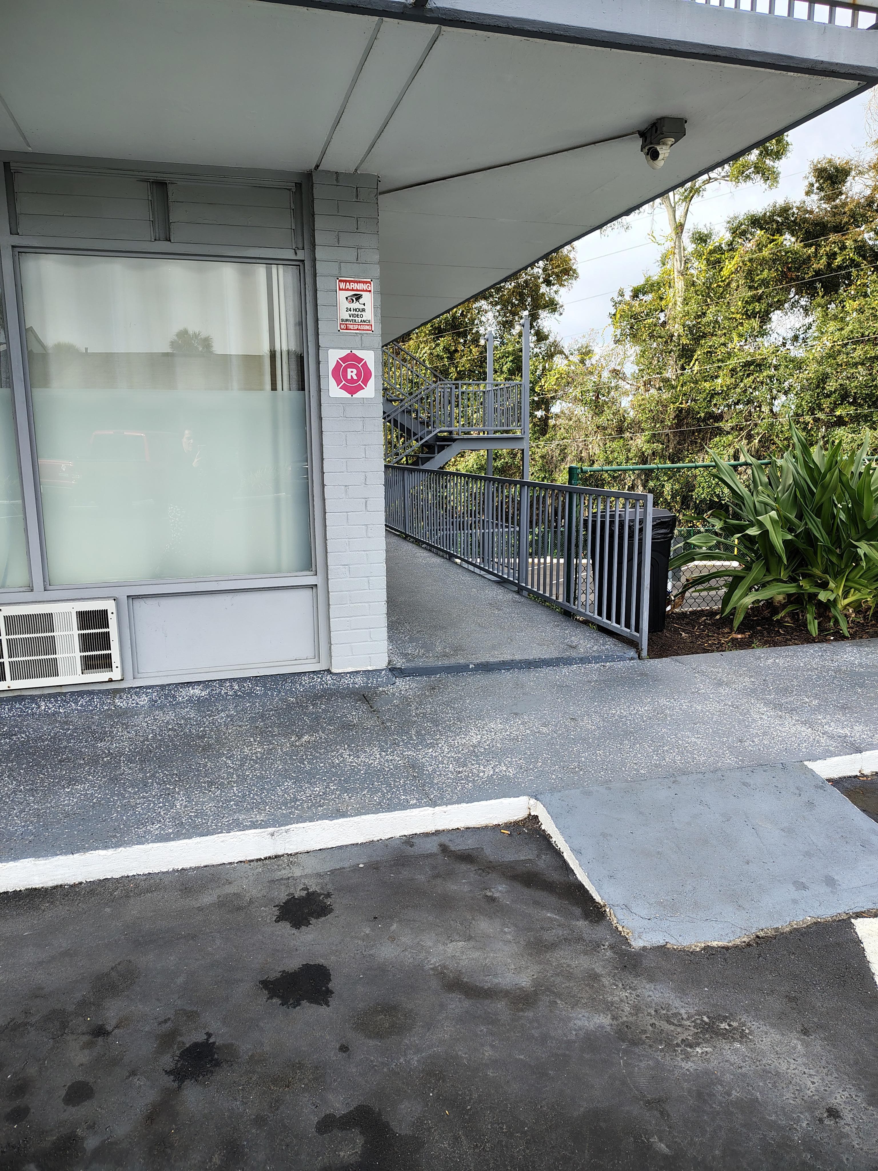 Nothing telling you that there is a step