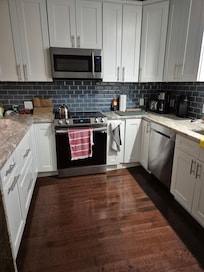 Tolle Küche, leider war der Schredder im Abfluss ohne Leistung