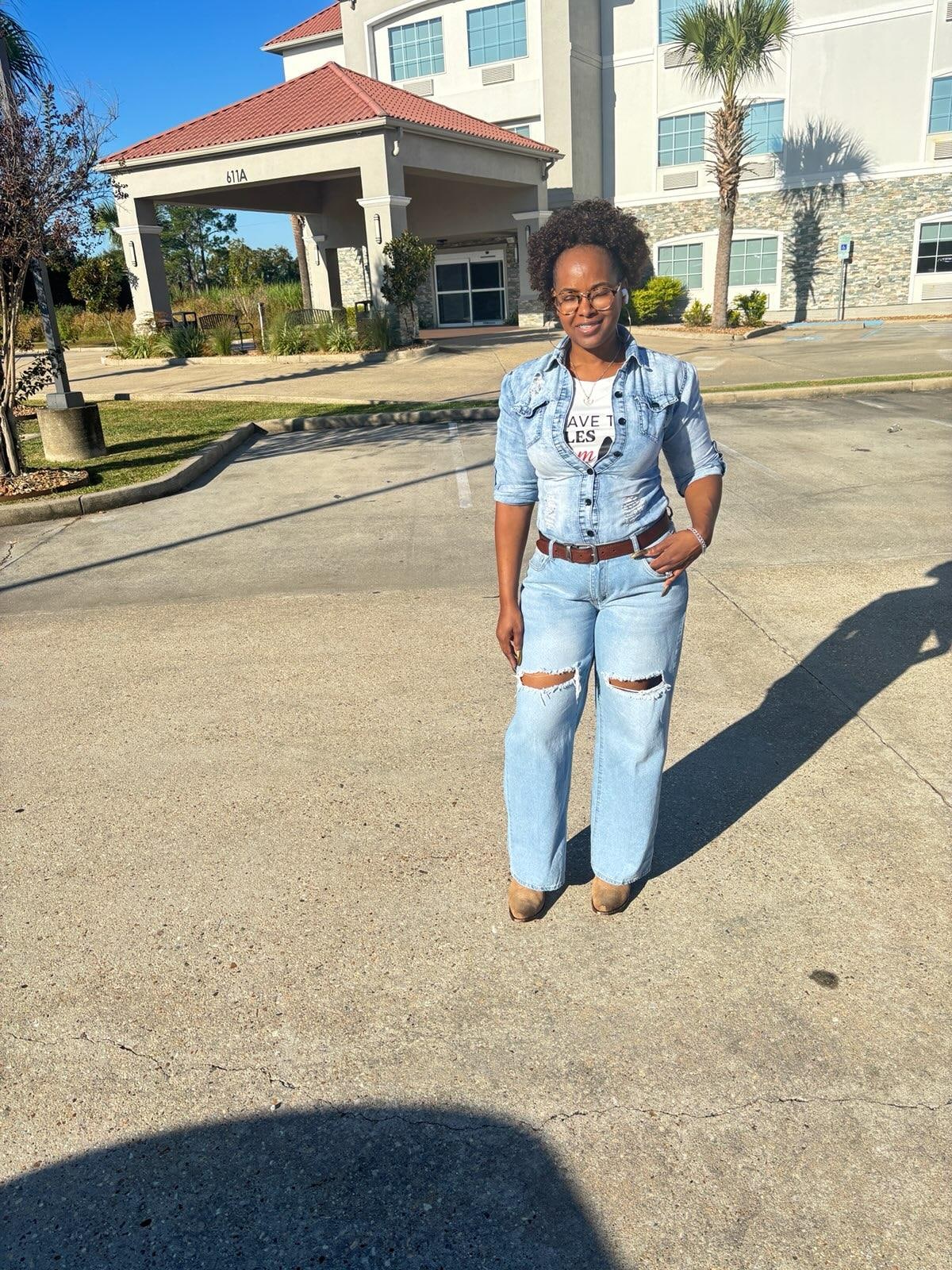 The atmosphere was safe! Customer service was amazing and very clean!