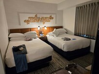Comfortable beds with 4 pillows each.