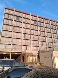 What the hotel actually looks like from the online photos