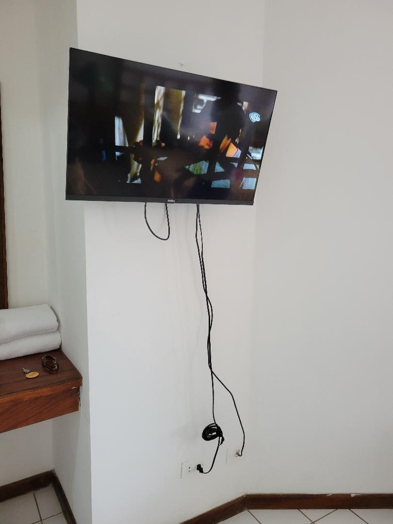 exposed dangerous cable