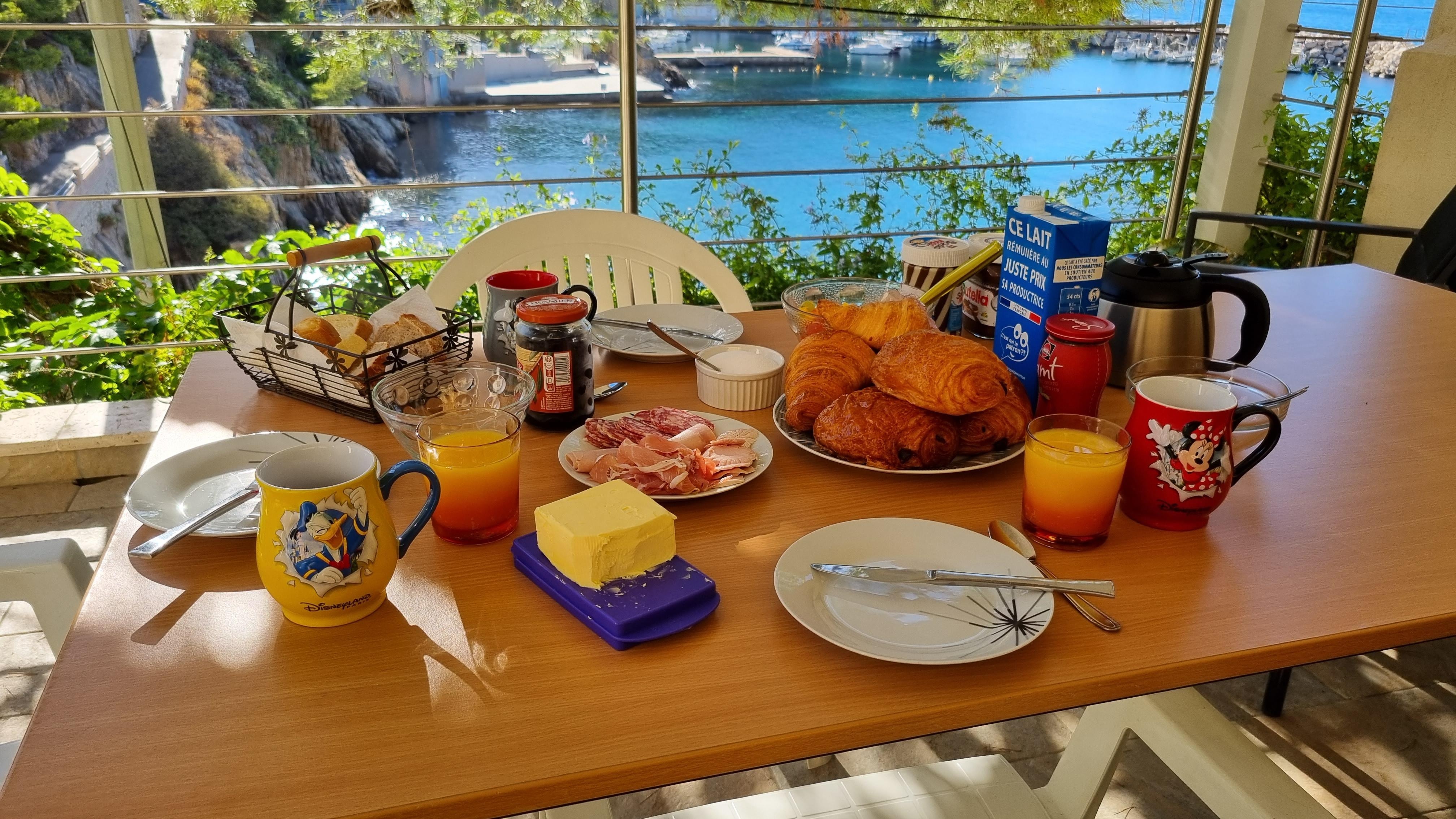 Der Blick von unserer Frühstücksterrasse.