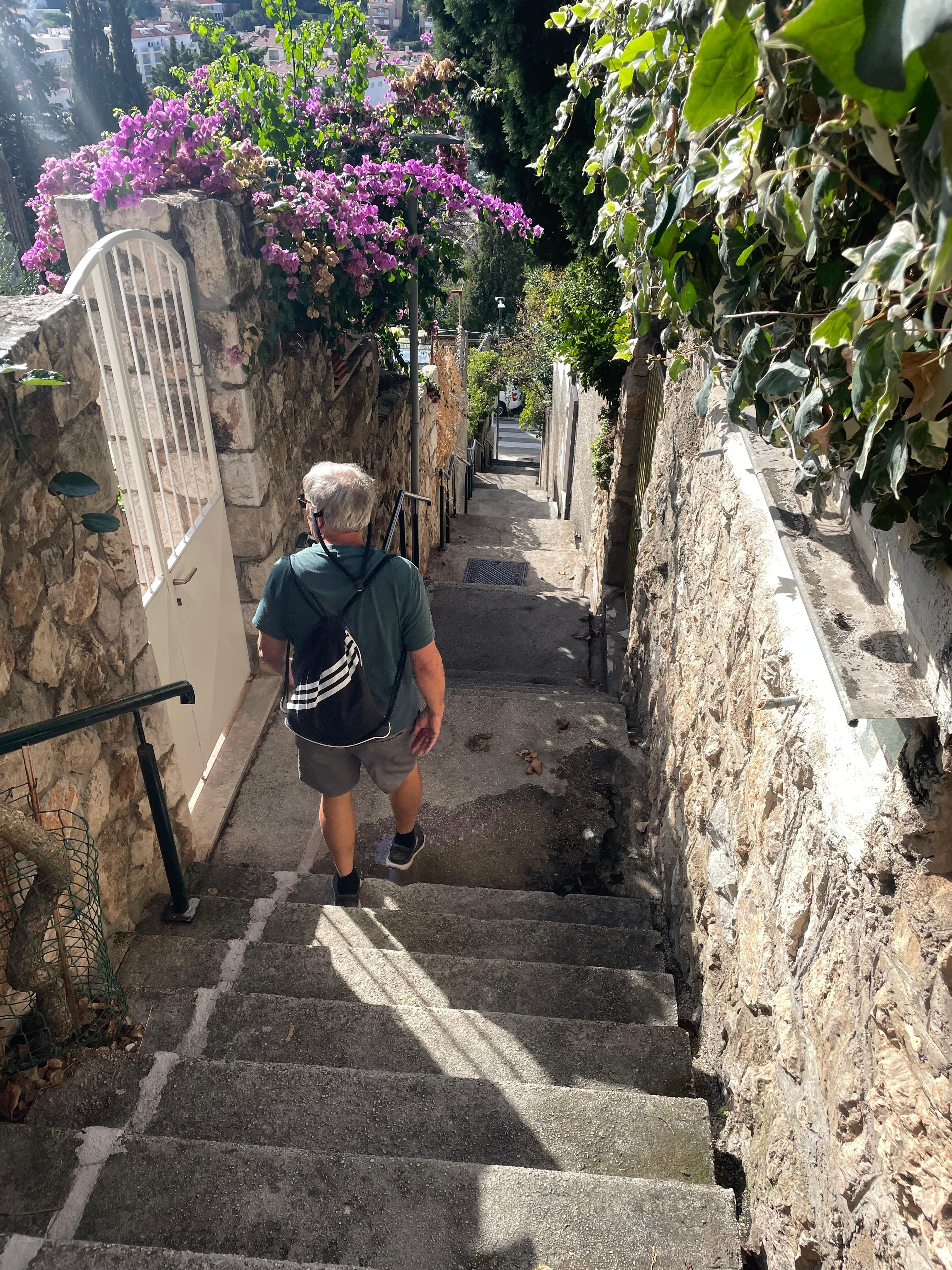 Stairs to shops and restaurants. Over 300 stairs.