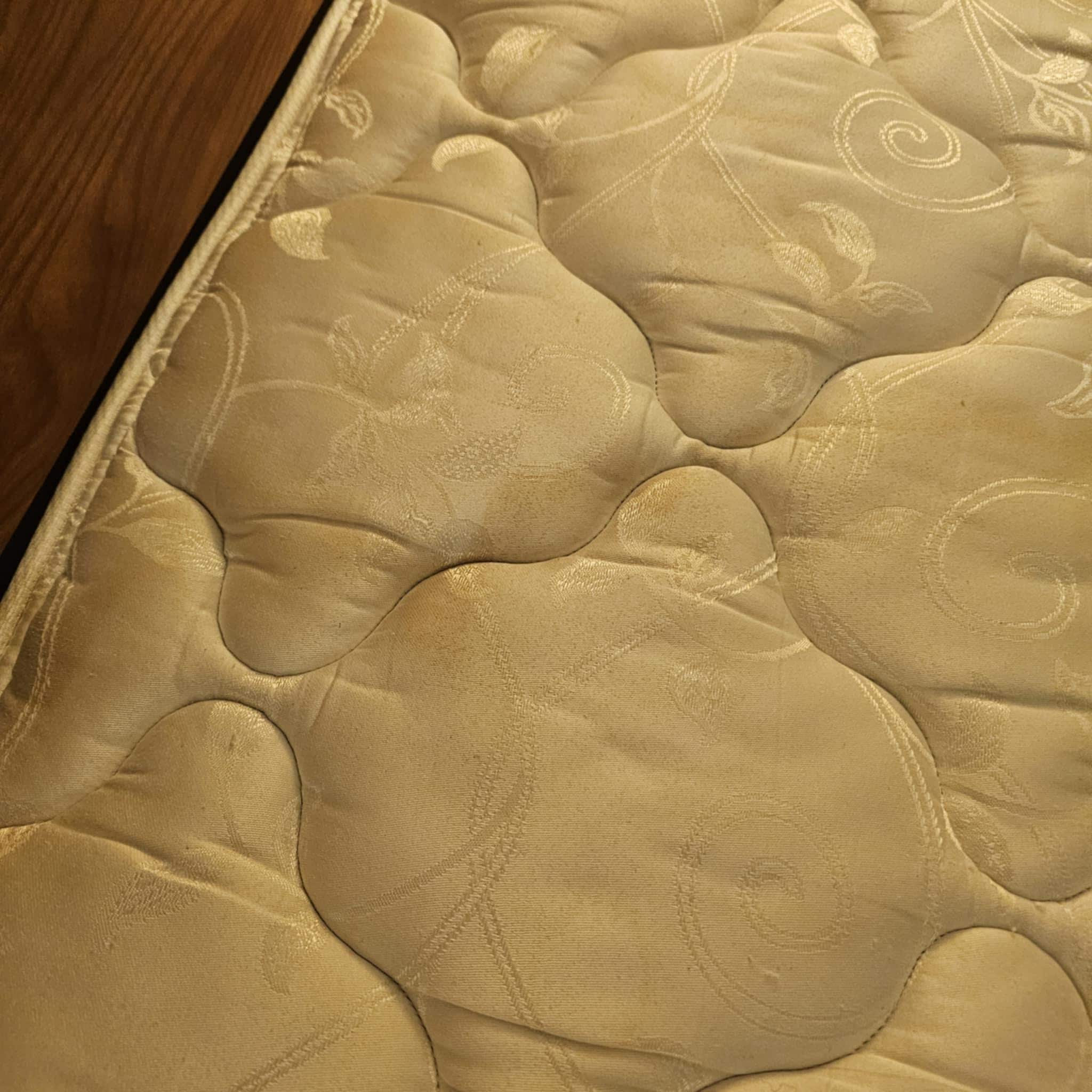 Unknown substance on unprotected mattress