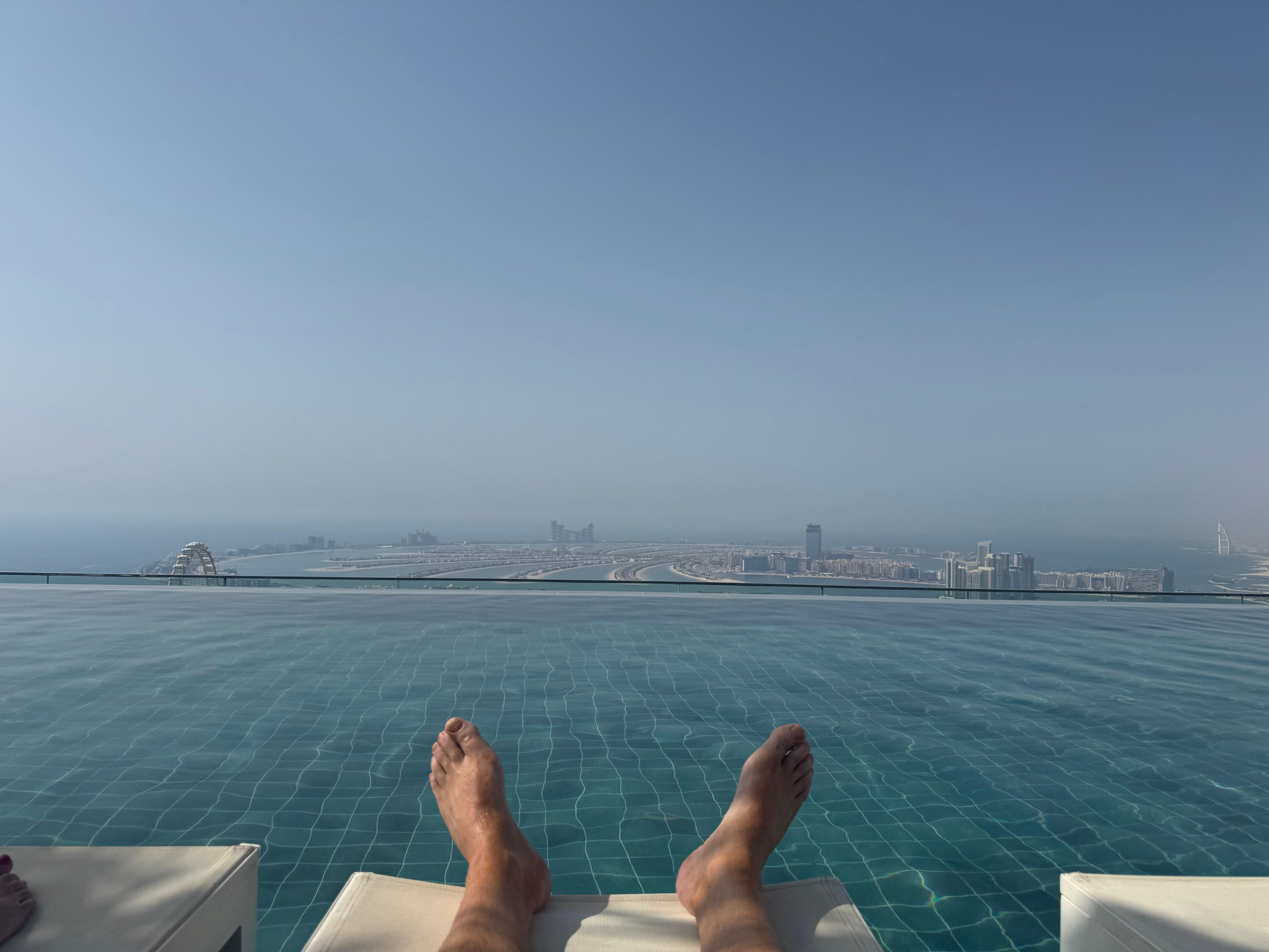 Infinity pool 