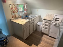 Cute little kitchen (step down)