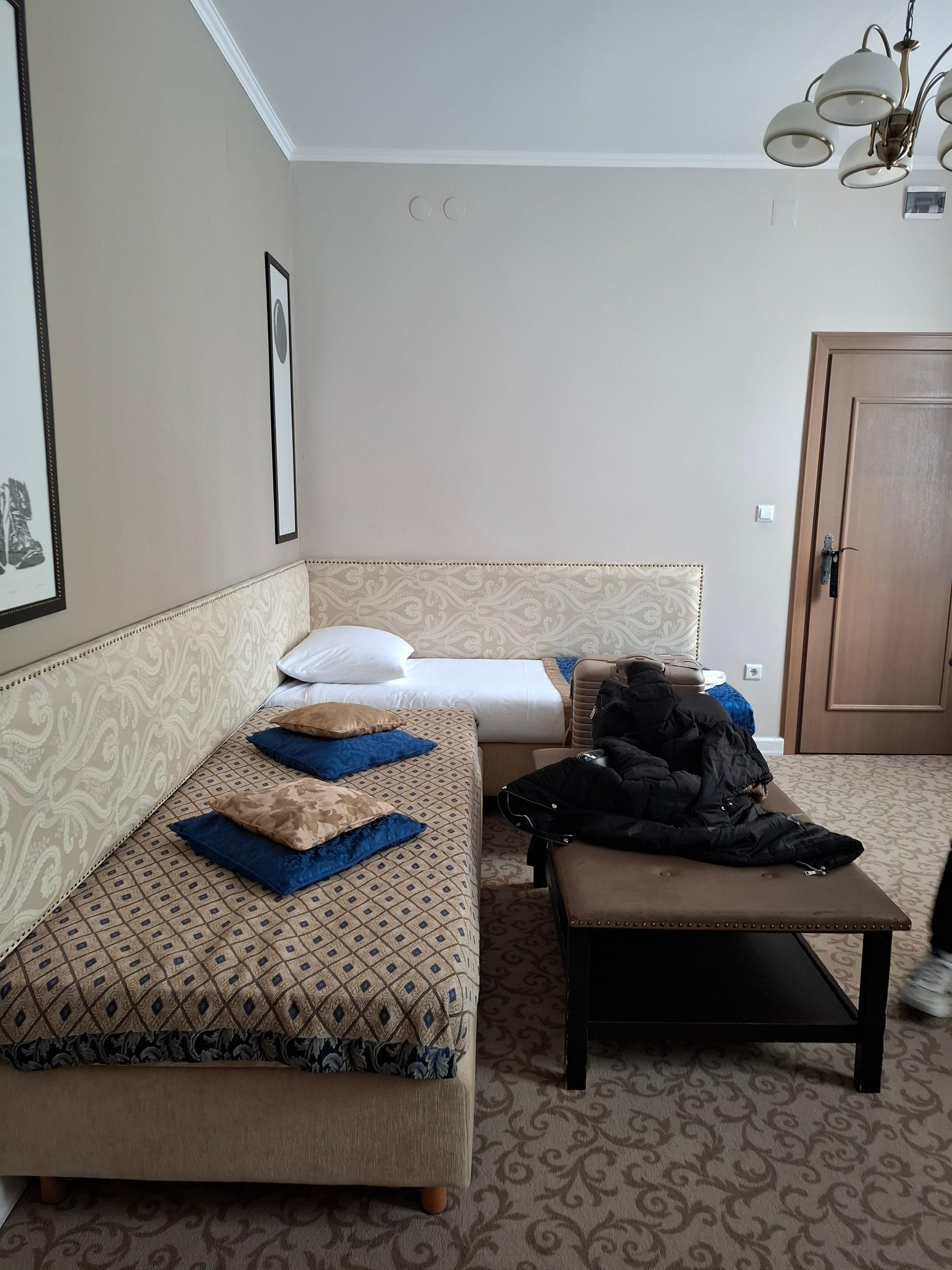 Suite para 3 - primeiro cômodo com 2 camas de solteiro