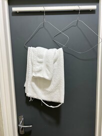 I only took a picture of this towel in its ‘towel rail’ but the hand towel had a fist sized hole in it