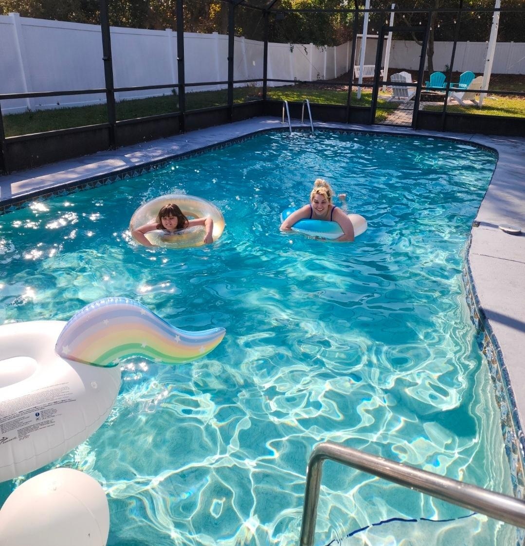 Little pool enjoyment. Water and pool were very clean. 