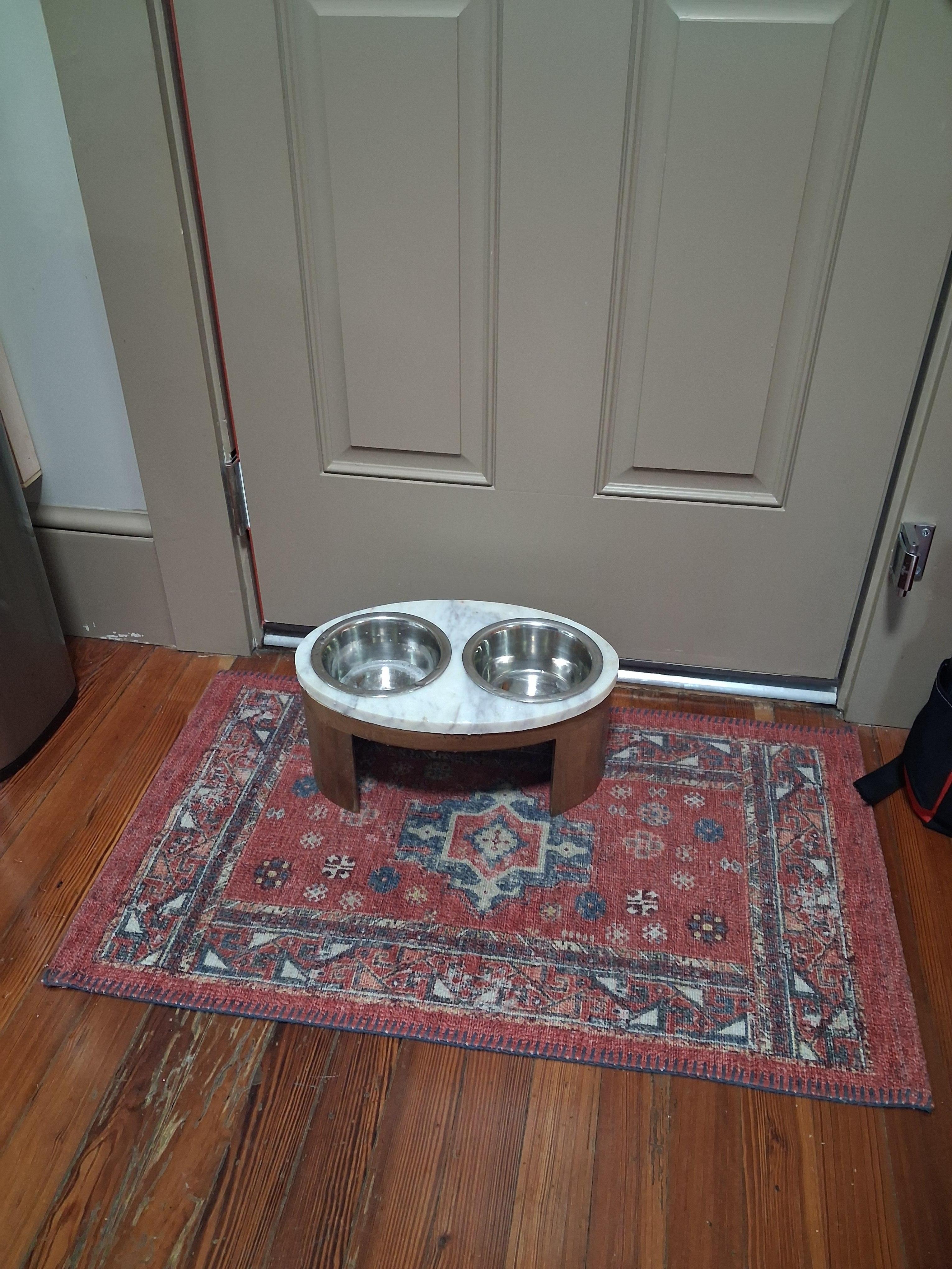 Elevated dog bowls 