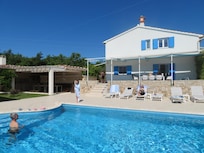 La piscine de la villa