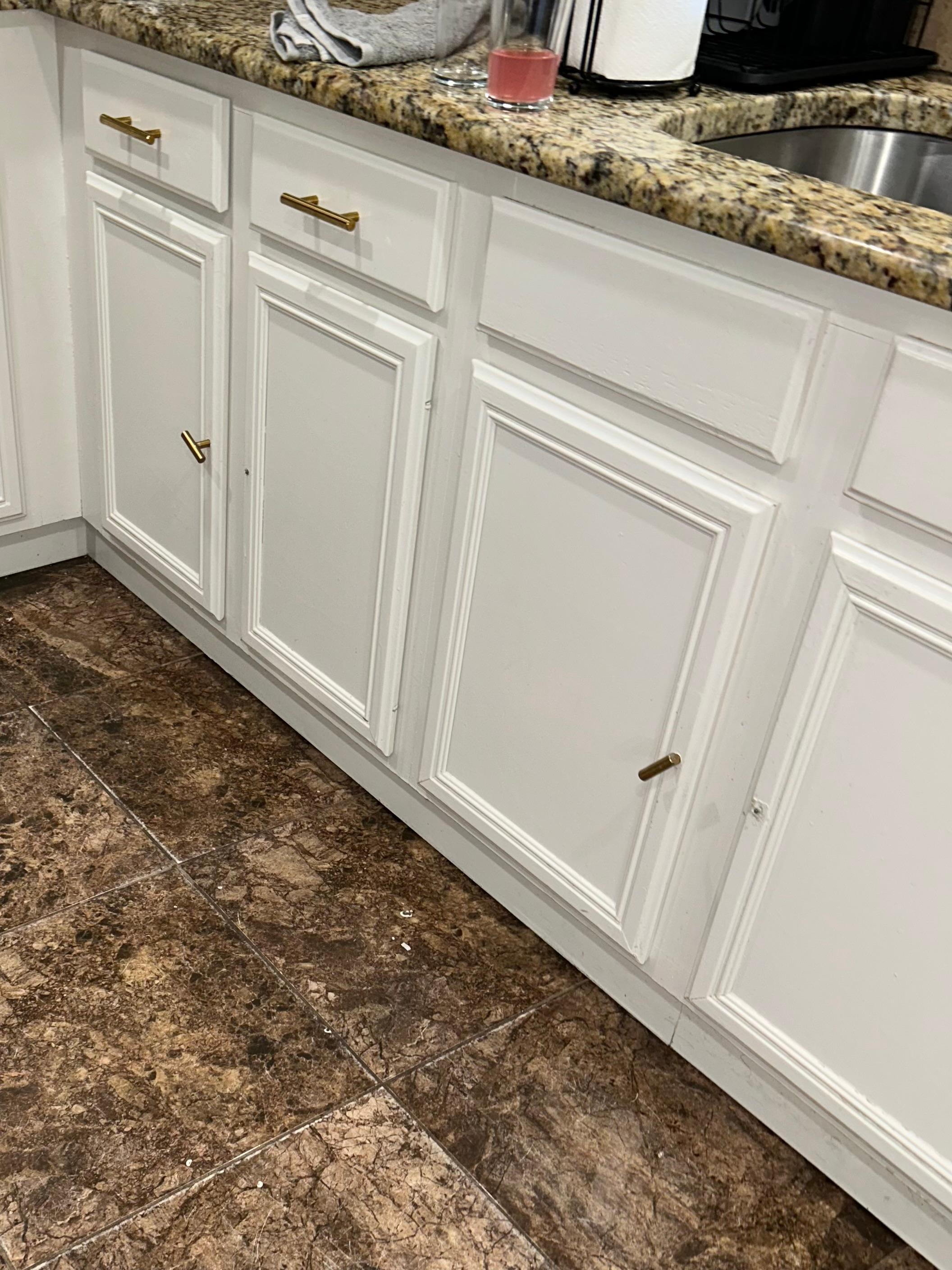 Busted nobs - not a deal breaker but it's the overall vibe and not like the listing