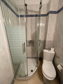 Salle de bain chambre familiale