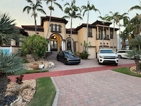 Workable garages, and plenty of space to park vehicles comfortably.