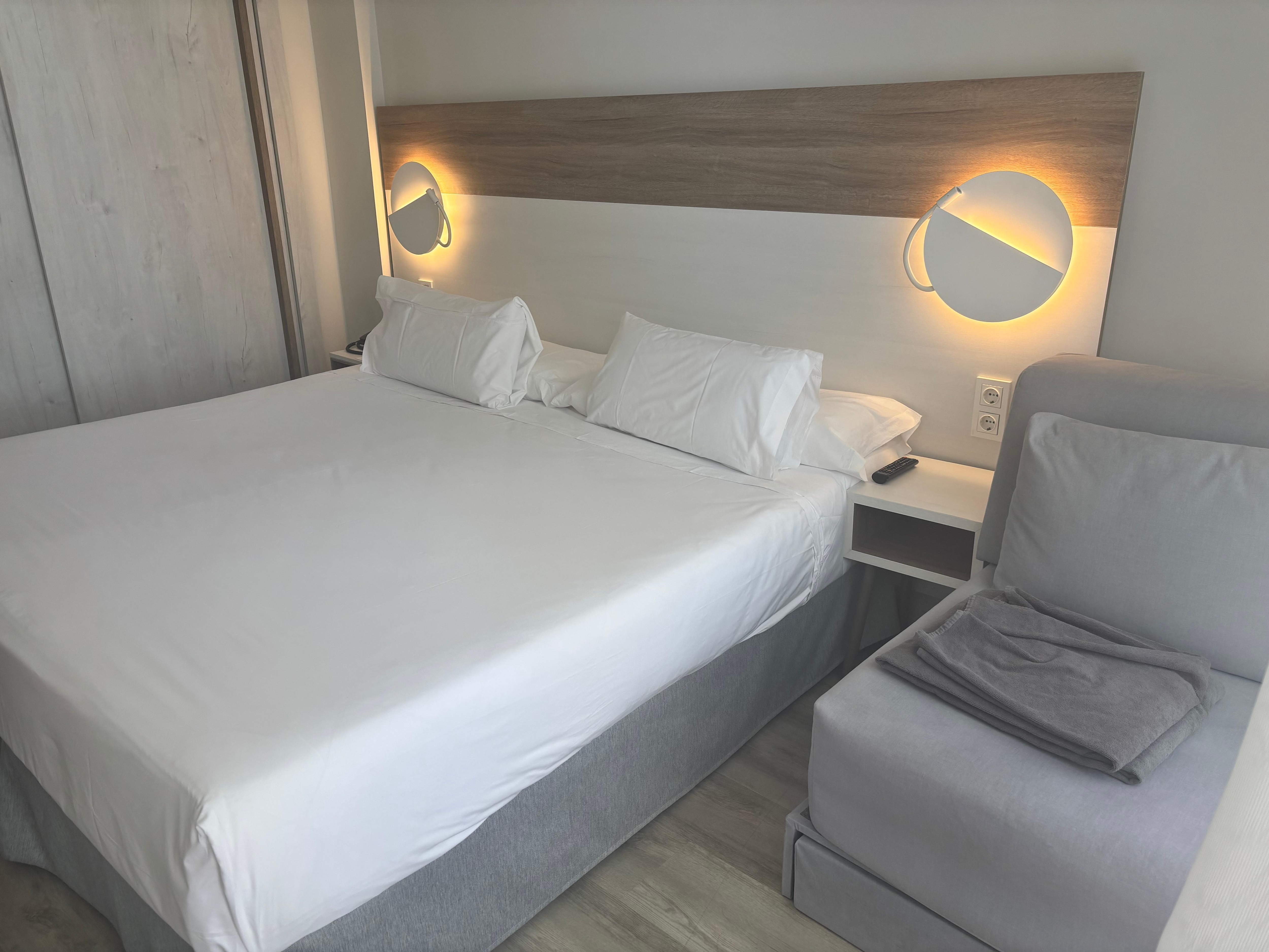 Standard room with side view