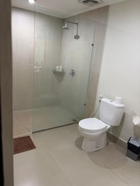 トイレとシャワールーム