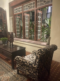 Lovely drawing room for afternoon tea!