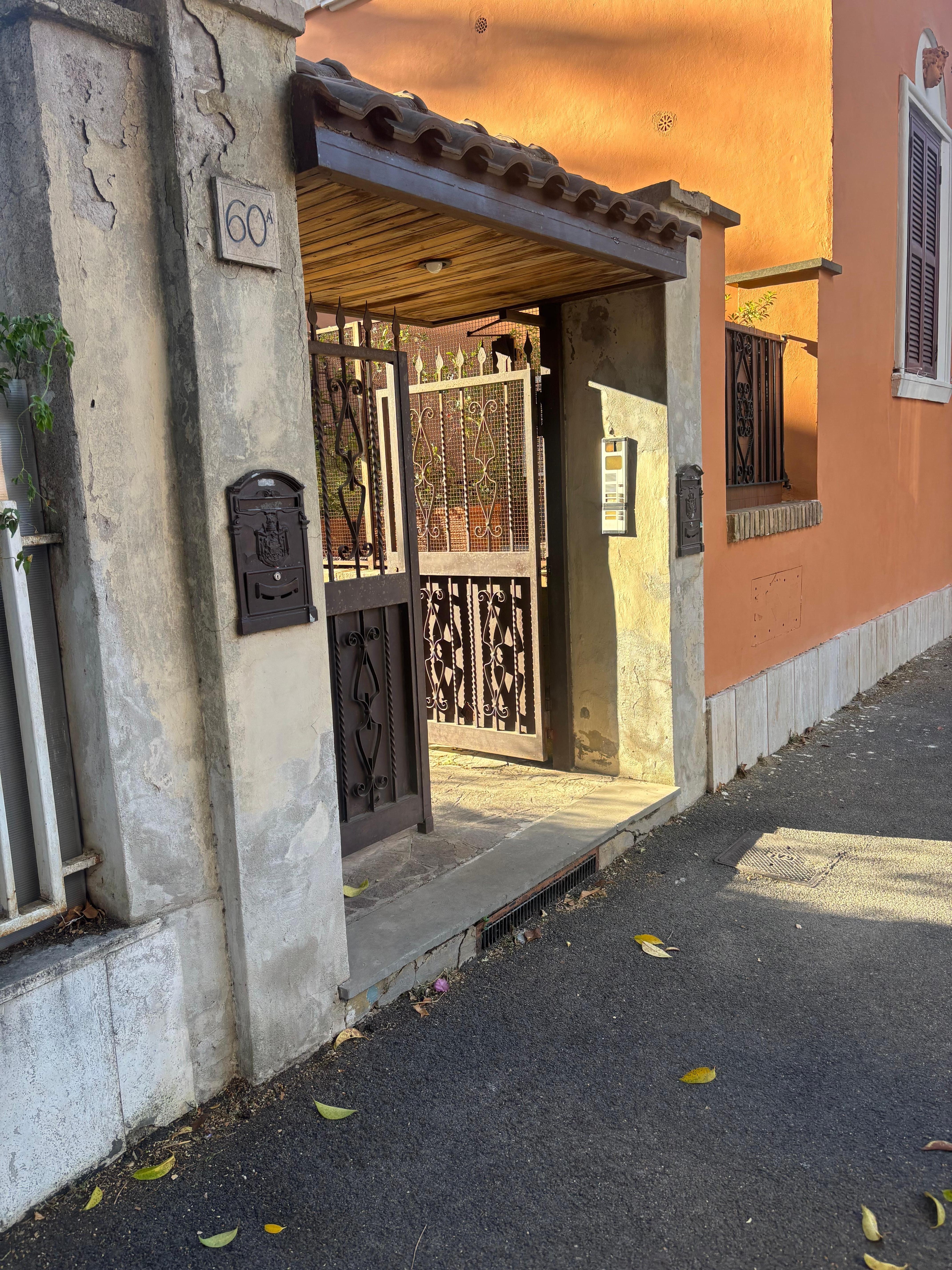 Entrance to property. 