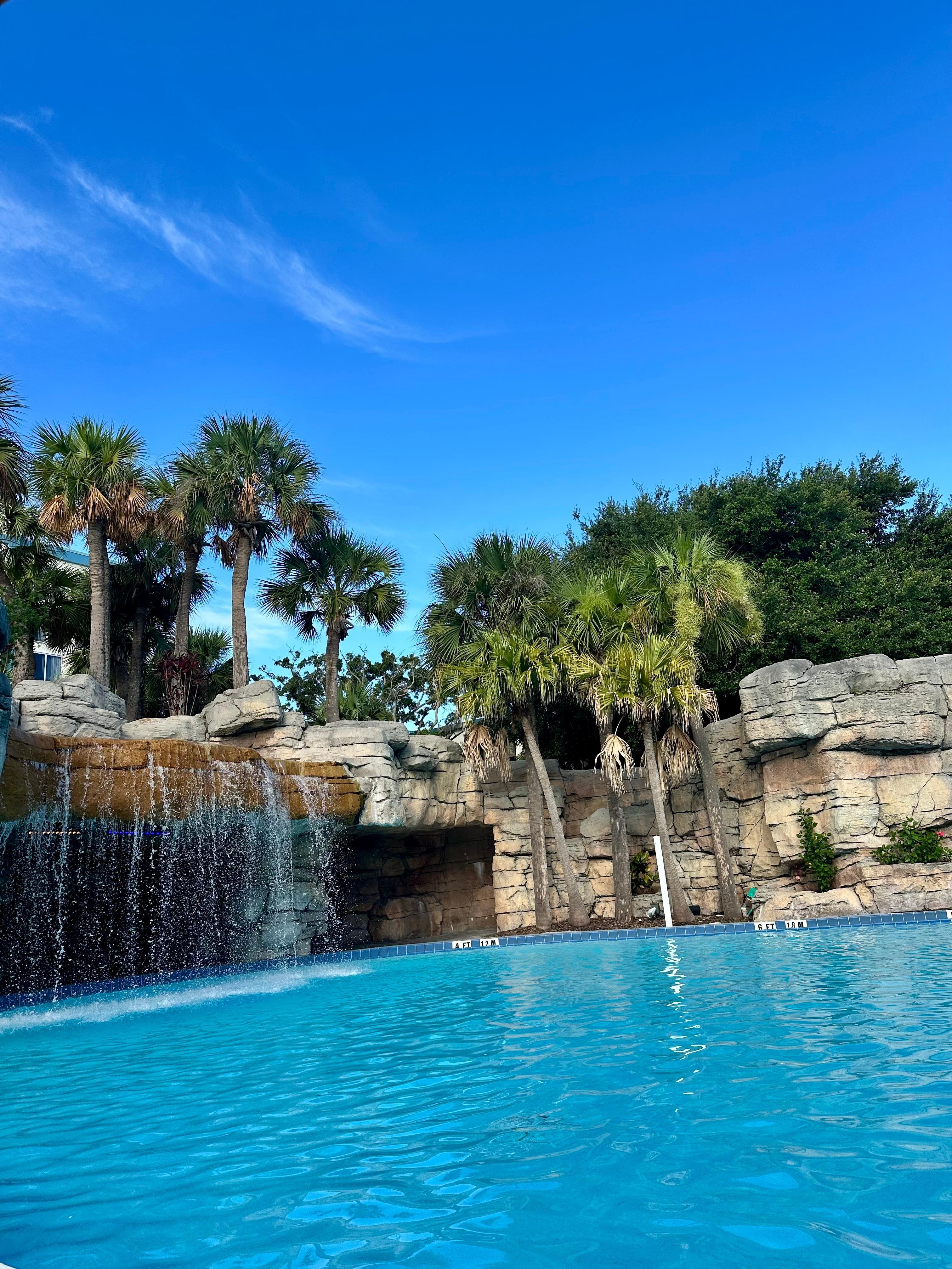 Love the waterfall ambiance. 