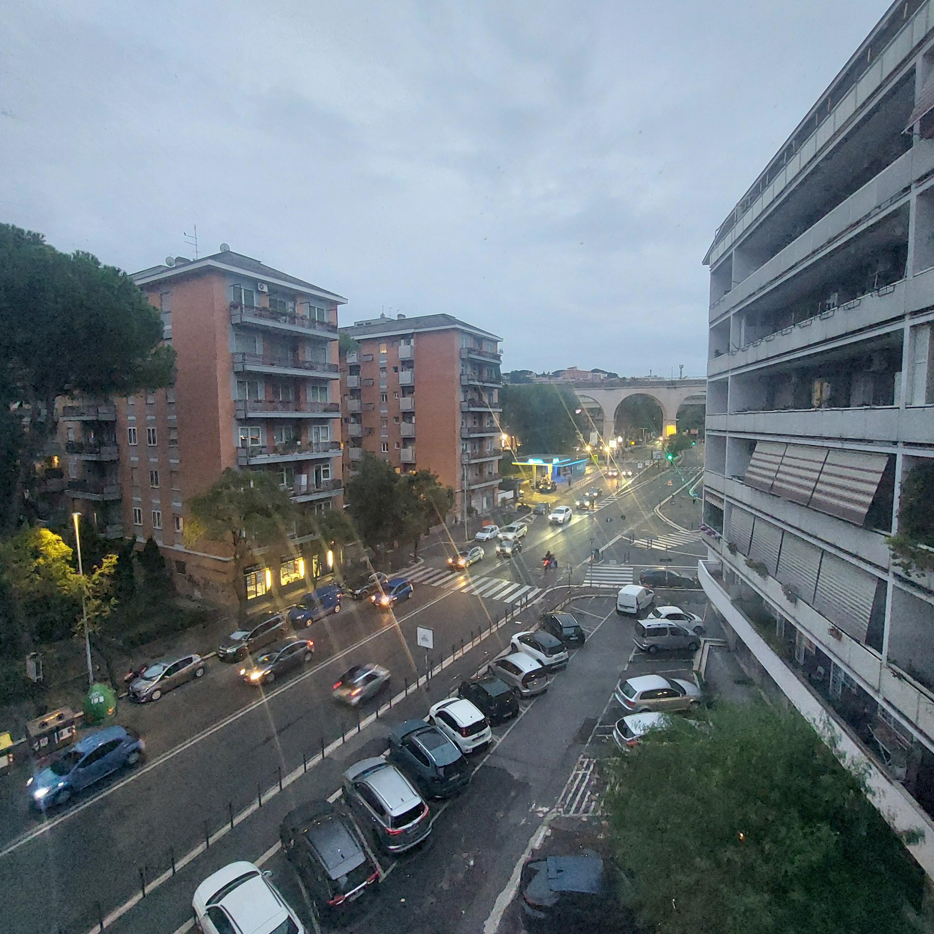 vue du quartier depuis le balcon