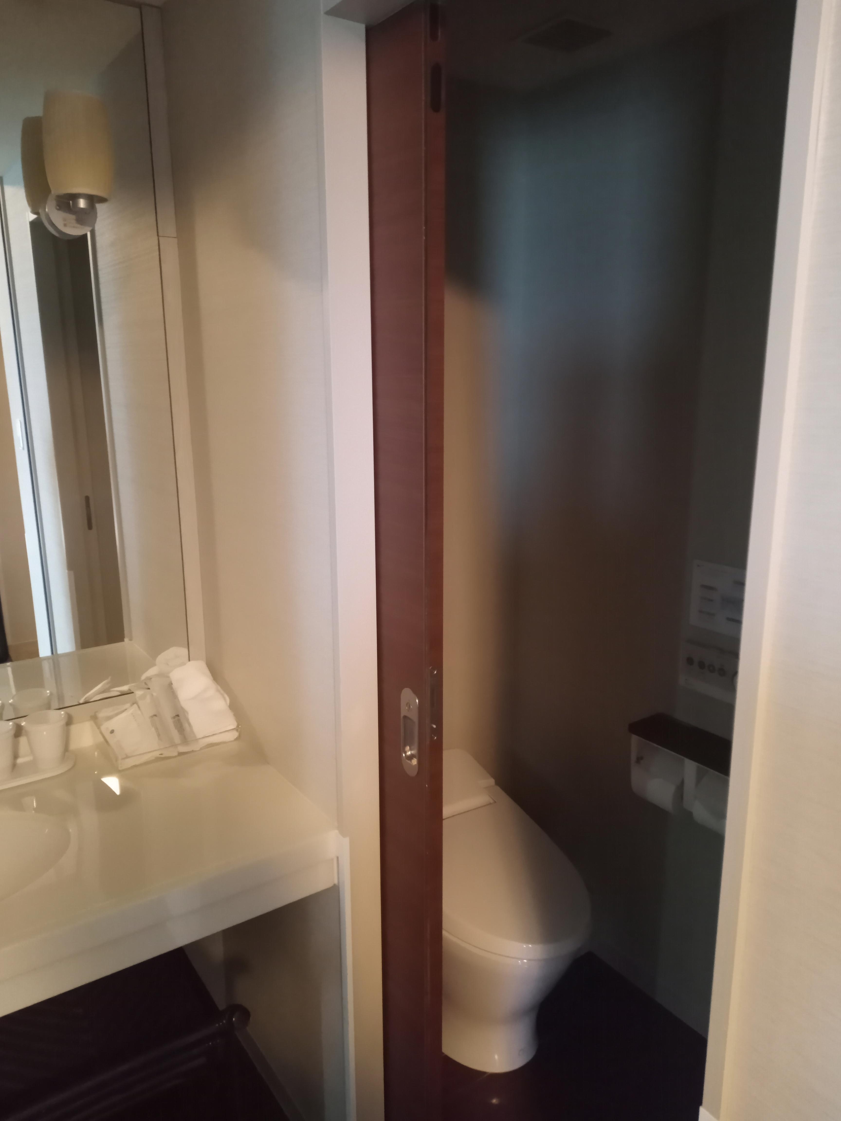 如廁與浴室分開