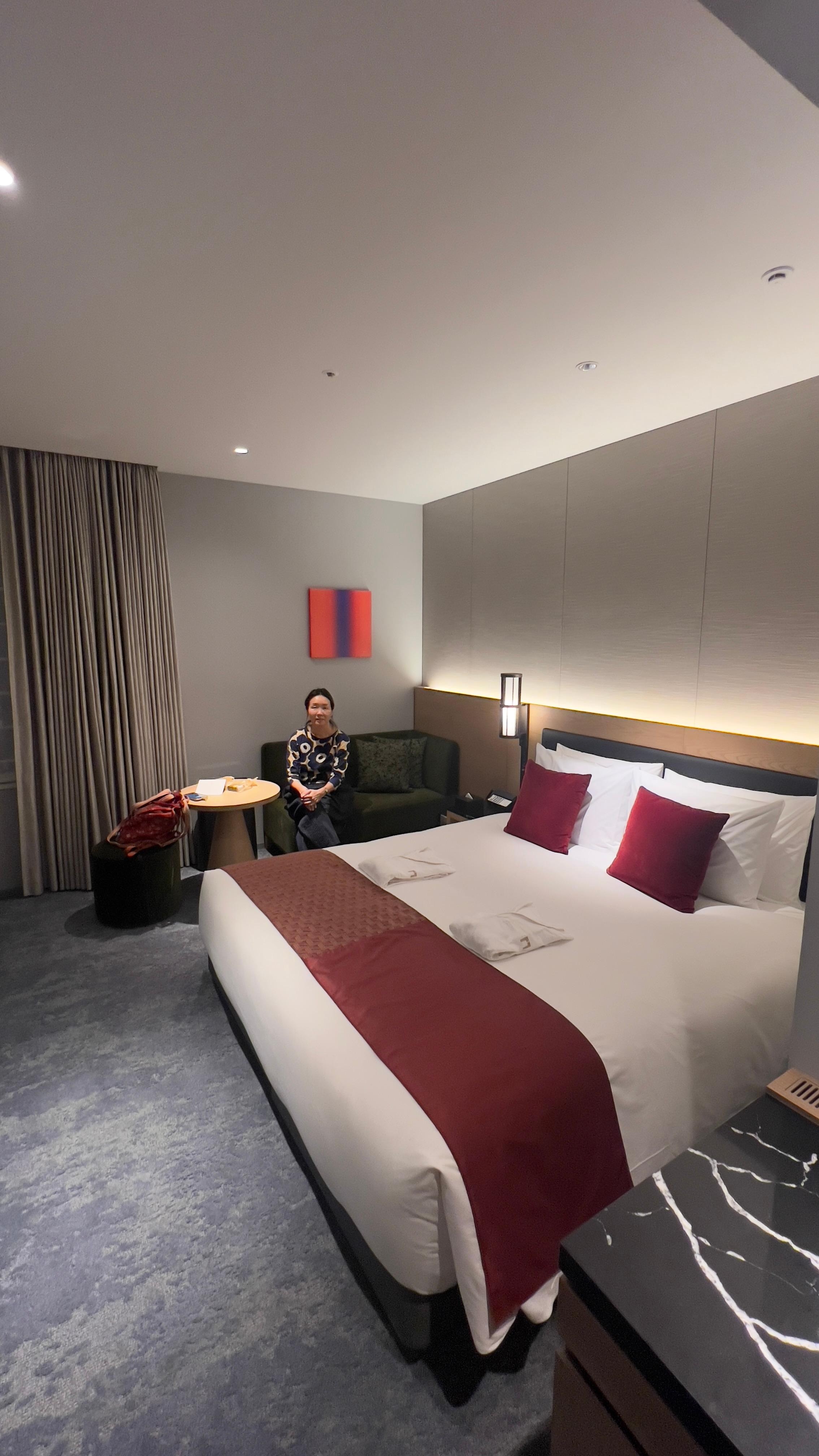 Corner room