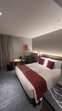 Corner room