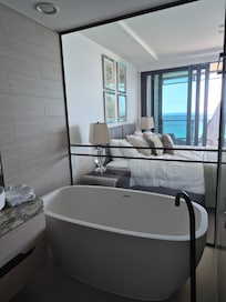 Master bedroom Bathtub with views to the ocean. Its's Whale season