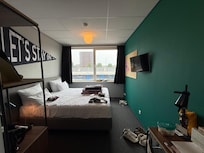 Prima kamer, iets mindere uitzicht… Amsterdam he…