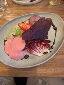 Comida deliciosa en el restaurante aunque la carta es corta