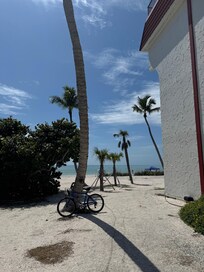 A short and very convenient walk to the beach.