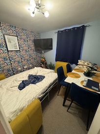 Yes, this is the dining room and bedroom