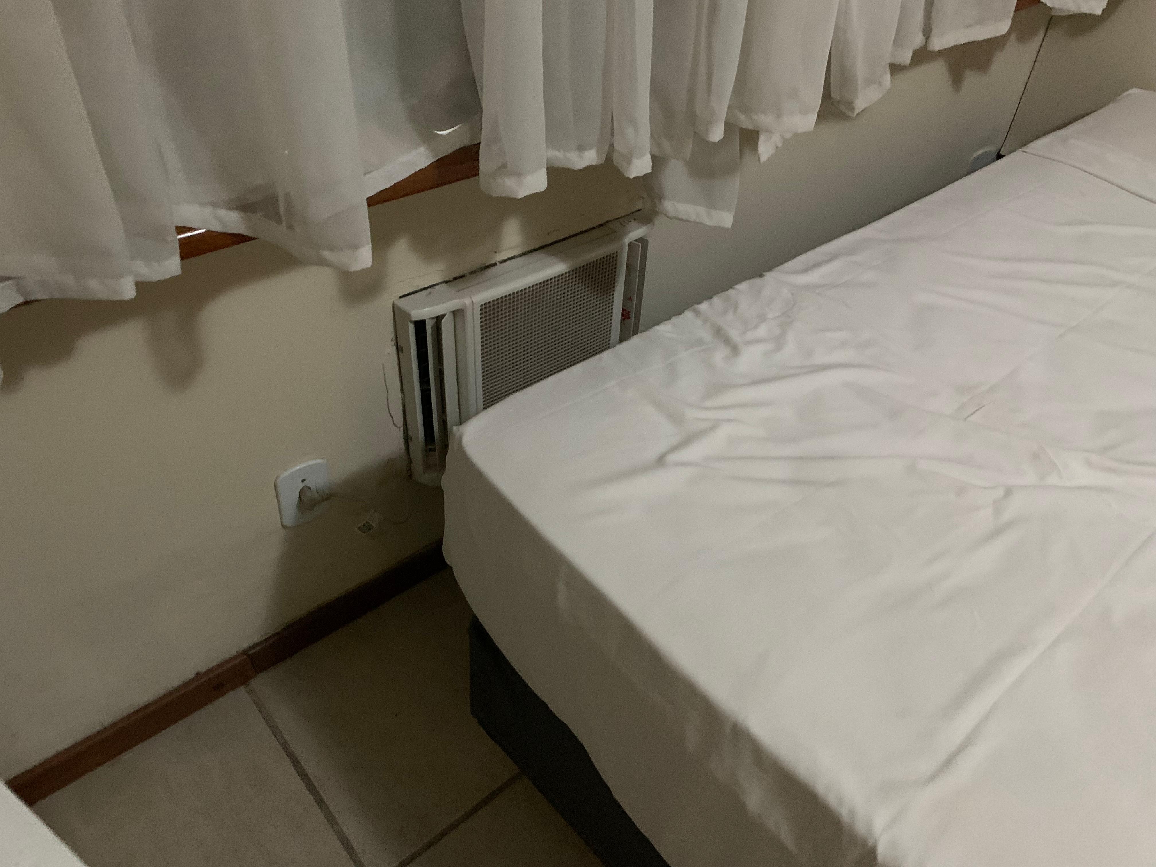 Air conditioning not working very old and making only noise 