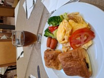 朝食