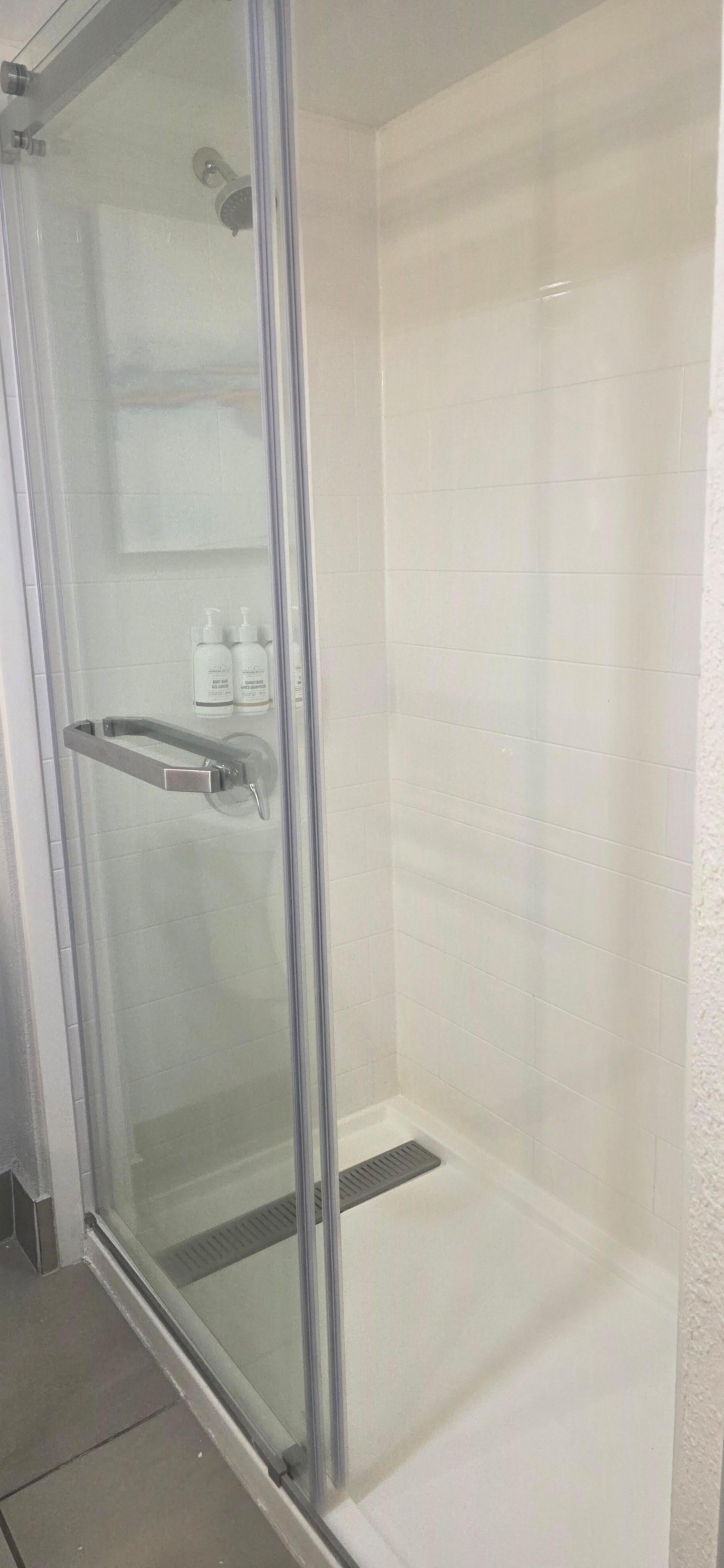 Shower with great water pressure. 